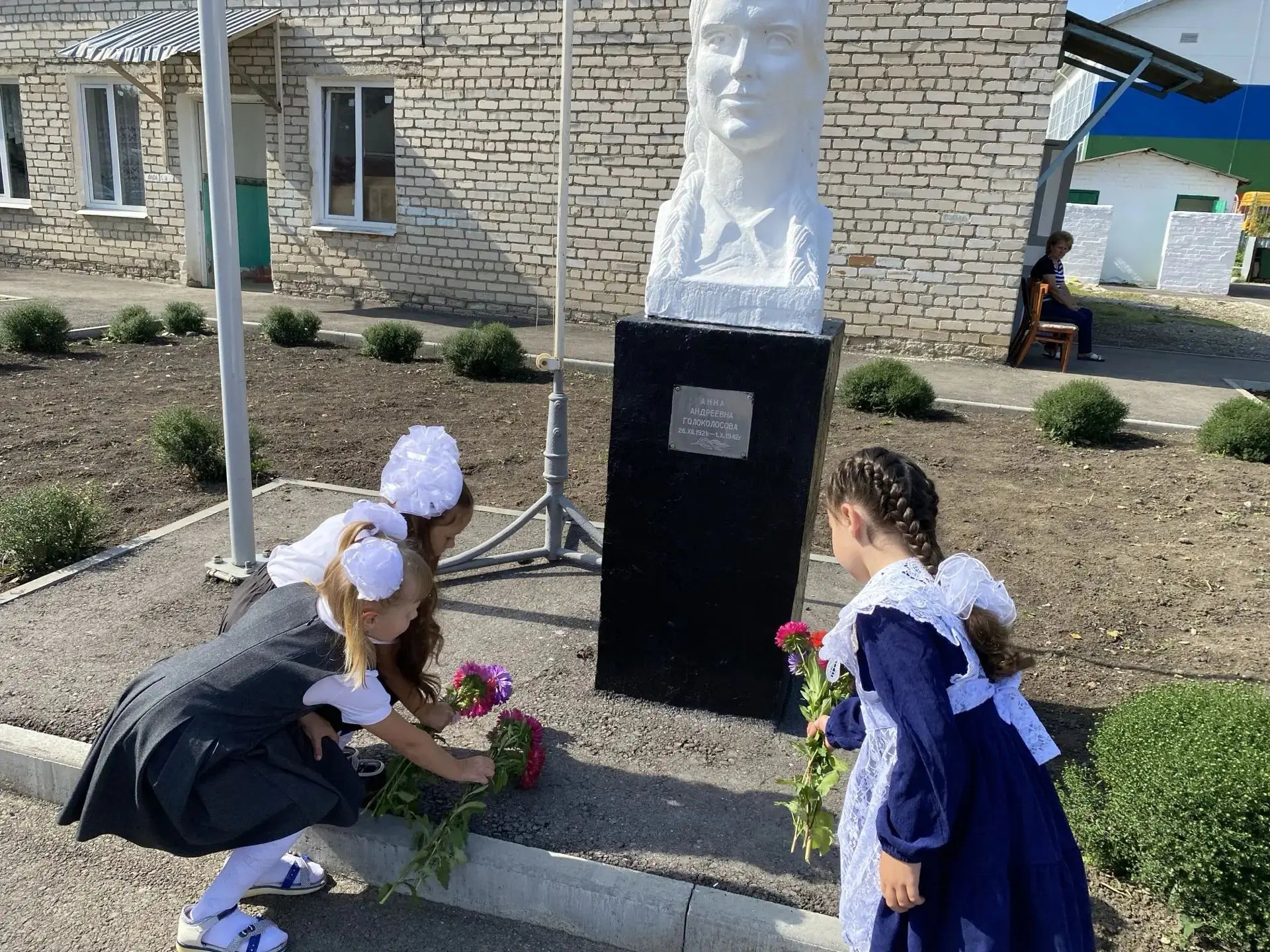 Двери детского сада гостеприимно распахнулись, и наши малыши радостно встретили первый ...