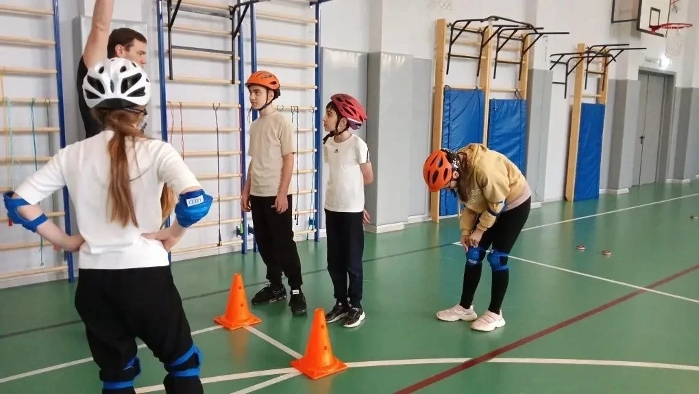 🚴‍♂️«Безопасное колесо»   Ученики 5 «Г» и 6 «В» классов приняли участие в межрайонном этапе конкурса