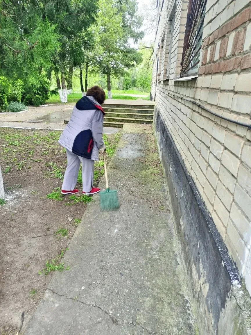 "МЫ ЗА ЧИСТОТУ" В рамках всероссийской недели субботников «Мы за чистоту» в канун 1 мая работники Шп