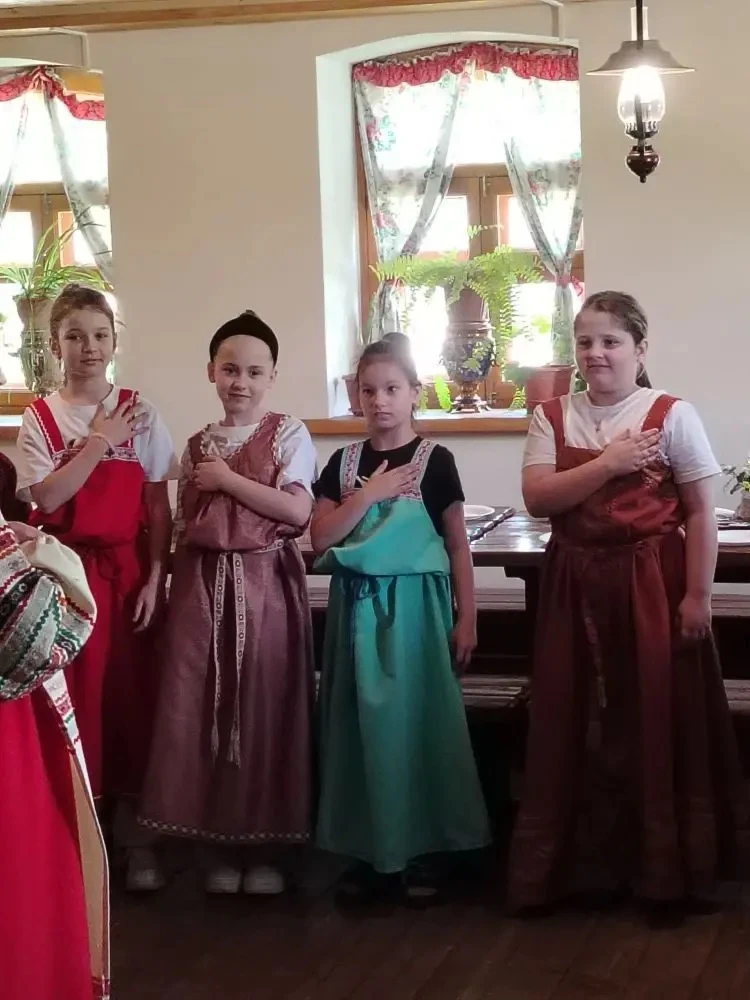 Сегодня учащиеся 2В класса побывали на экскурсии в музее-заповеднике "Коломенское" с программой "Рус
