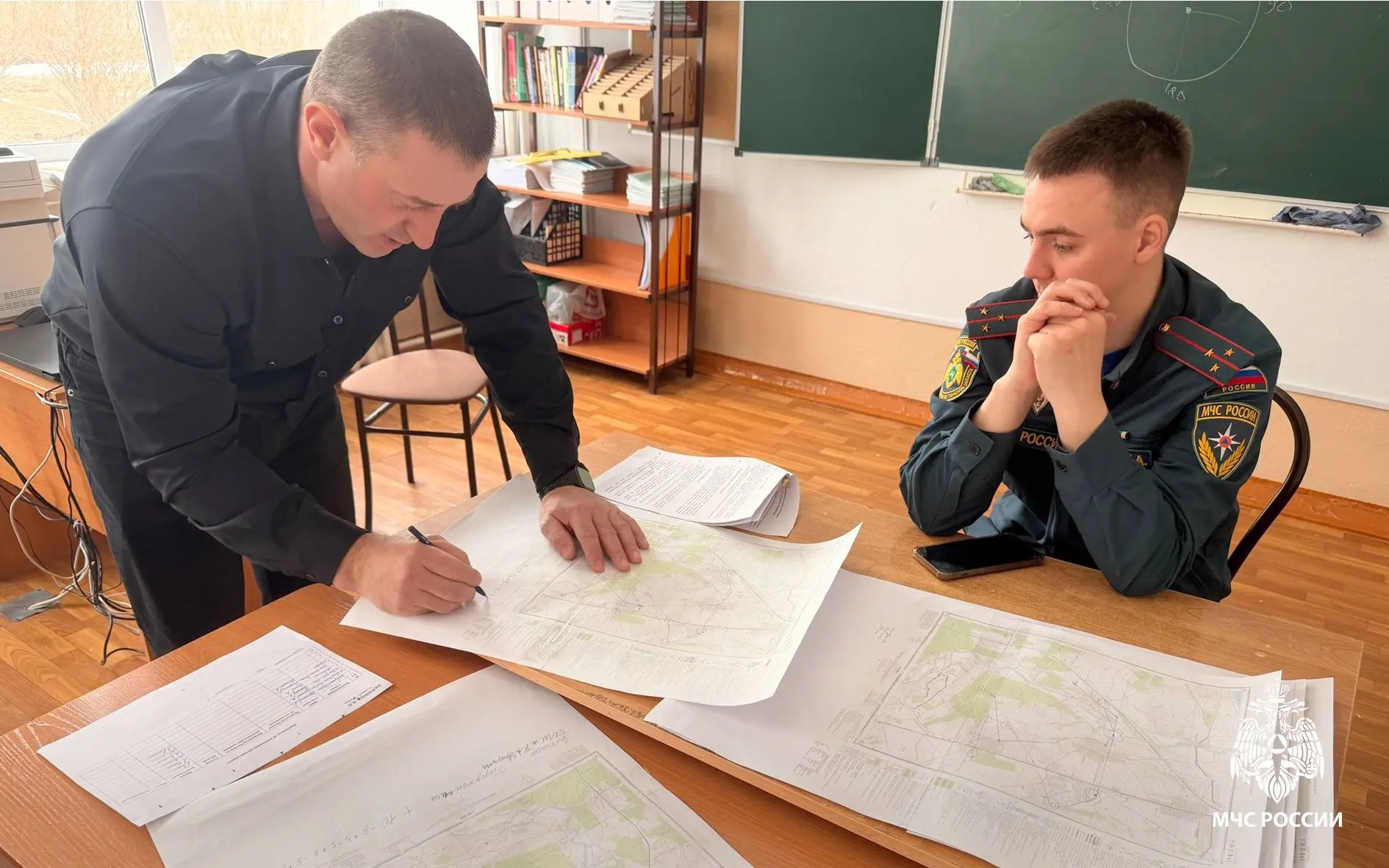 🚨Парабельские школьники соревновались в военно-патриотической игре «Зарница 2.0»   В Парабельском ра