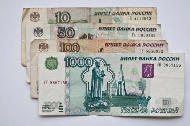 Число поддельных денег в Прикамье упало вдвое, но тысячерублёвые фальшивки стали находить чаще

а пе