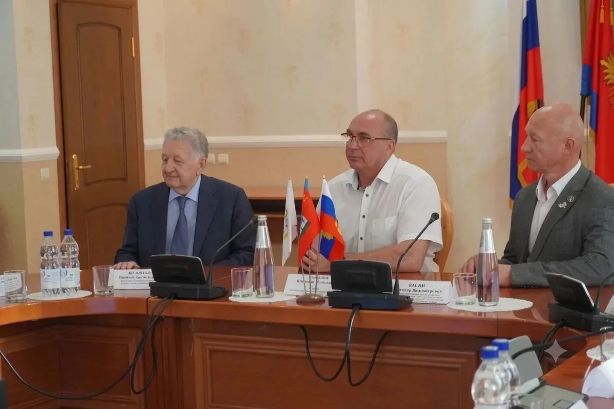 Рабочий визит делегации Госкорпорации «Ростех» в Орловский ГАУ: осмотр лабораторий и по...