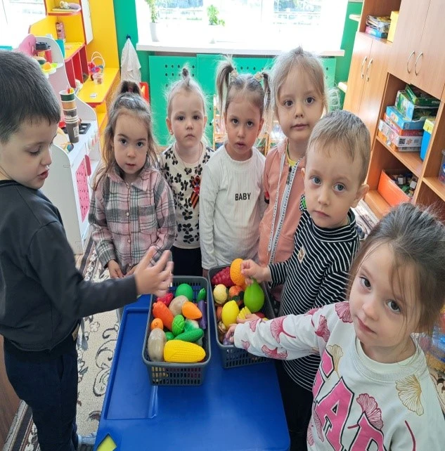 Во второй младшей группе прошла неделя «Правильное питание –здоровый ребенок» 
Работа с родителями: 