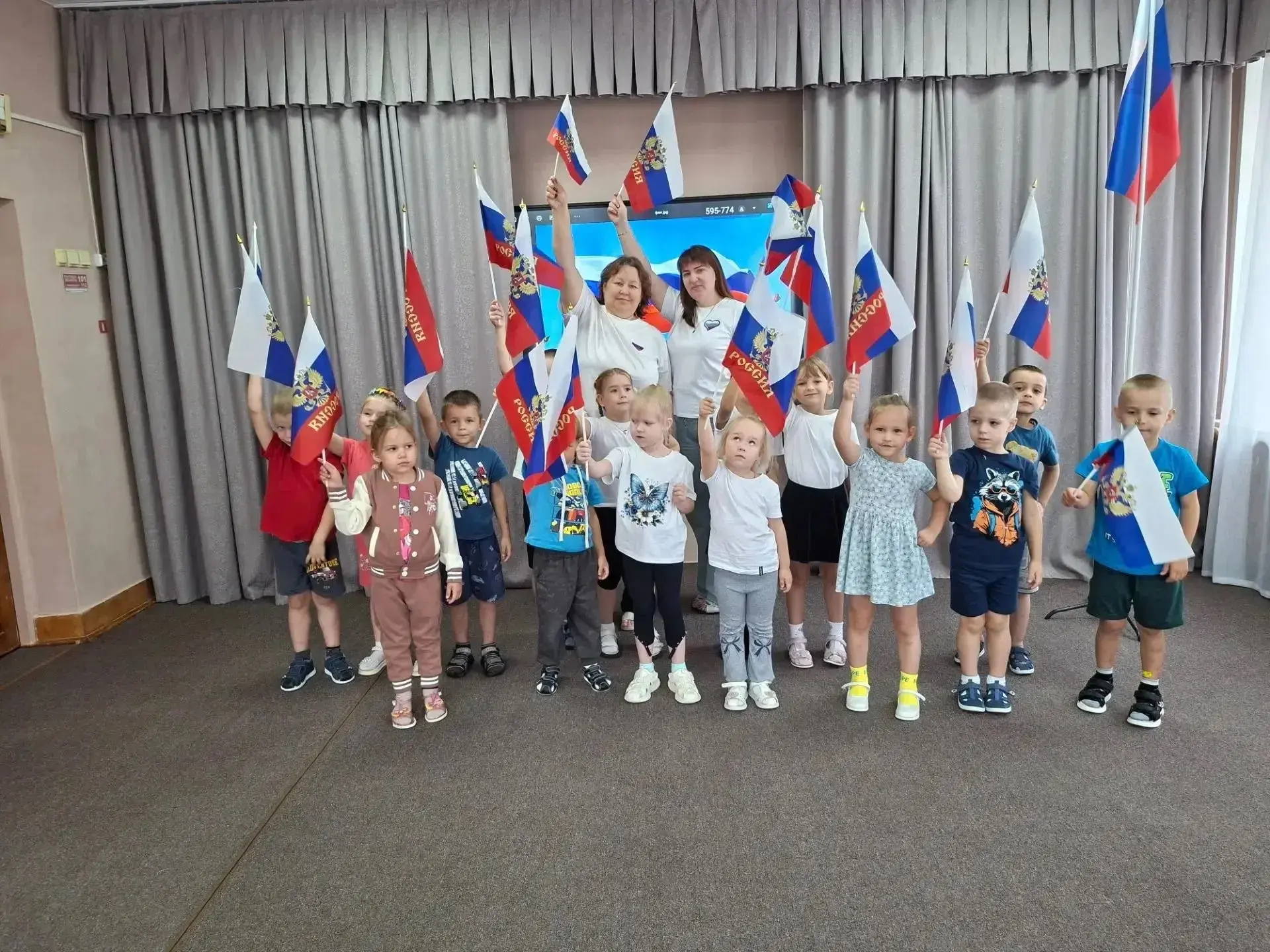 МАЛЕНЬКИЕ ГРАЖДАНЕ БОЛЬШОЙ СТРАНЫ!