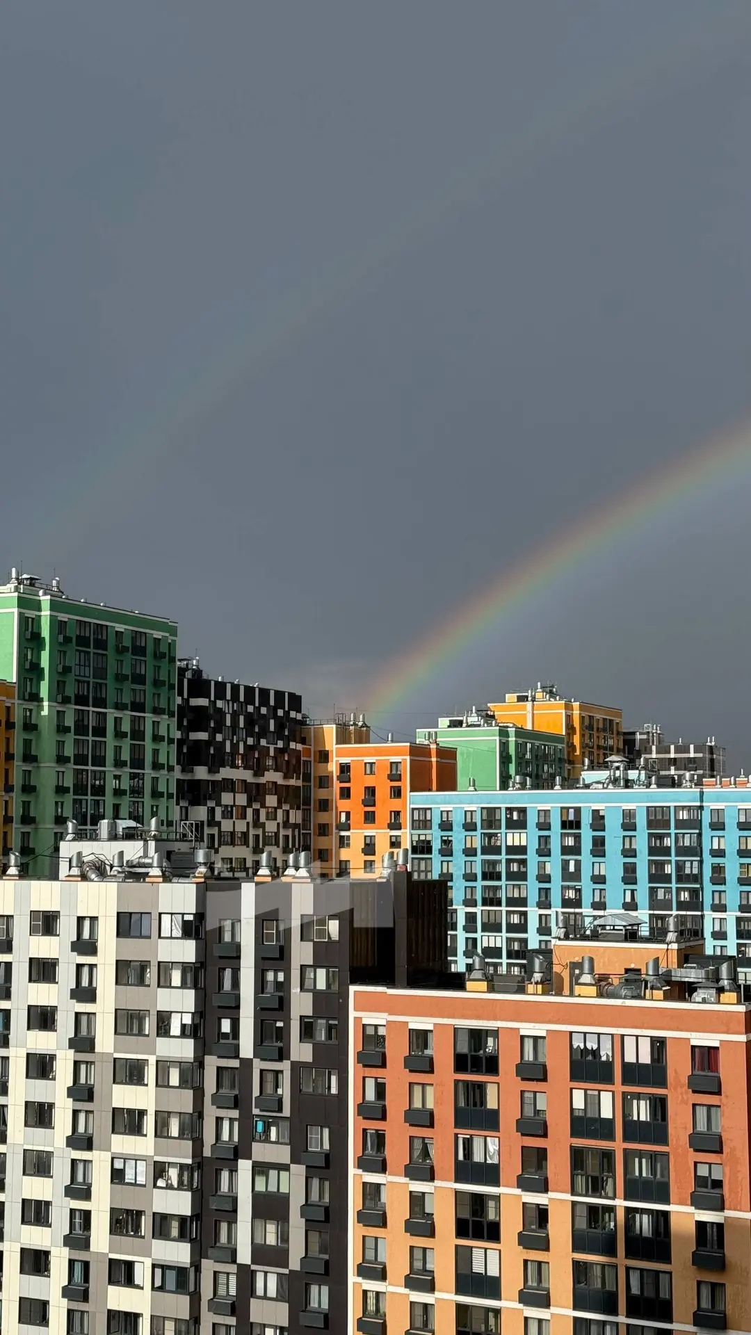 🌈 Двойная радуга появилась над Москвой.