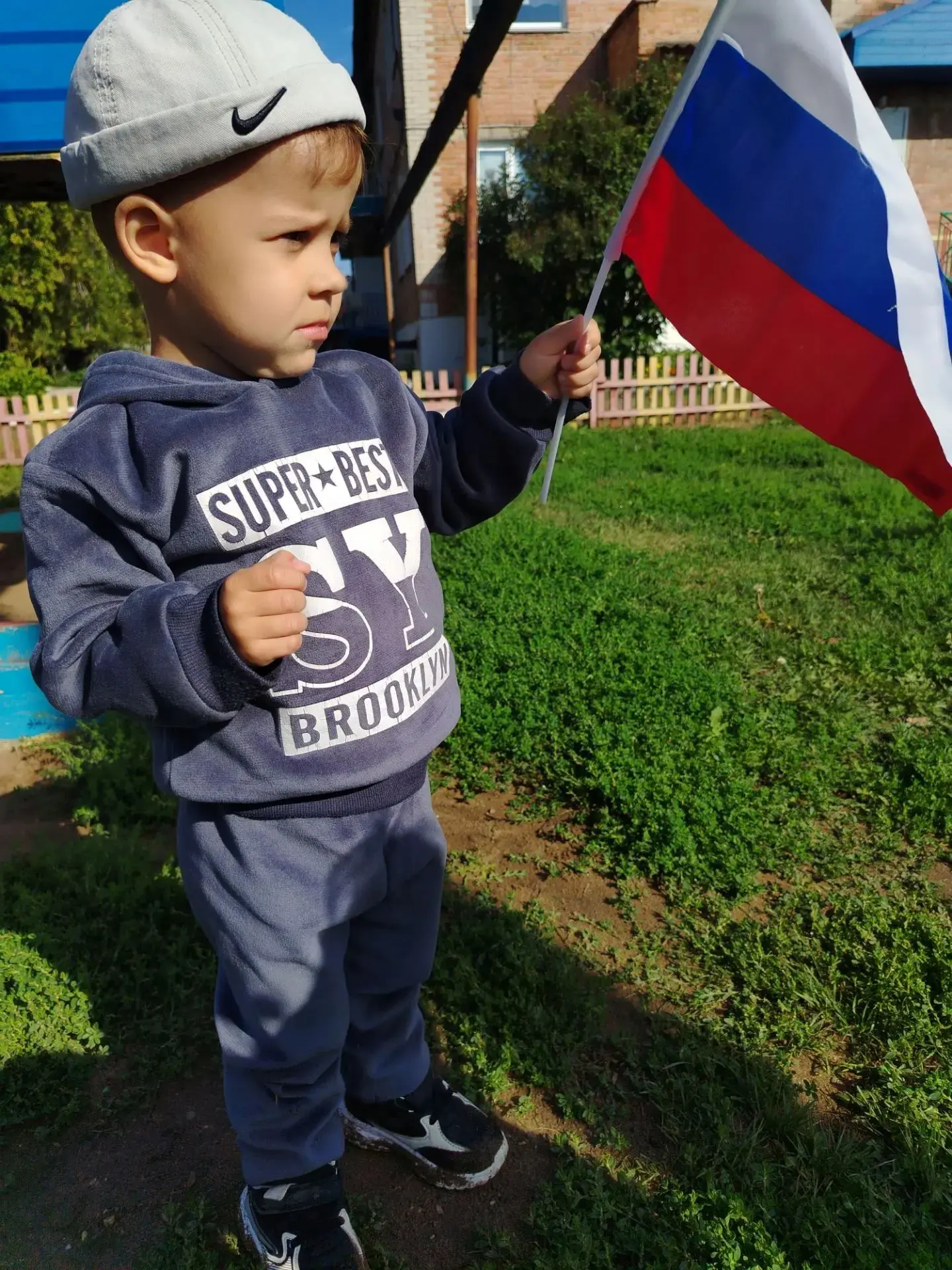 22 августа - день рождения российского флага