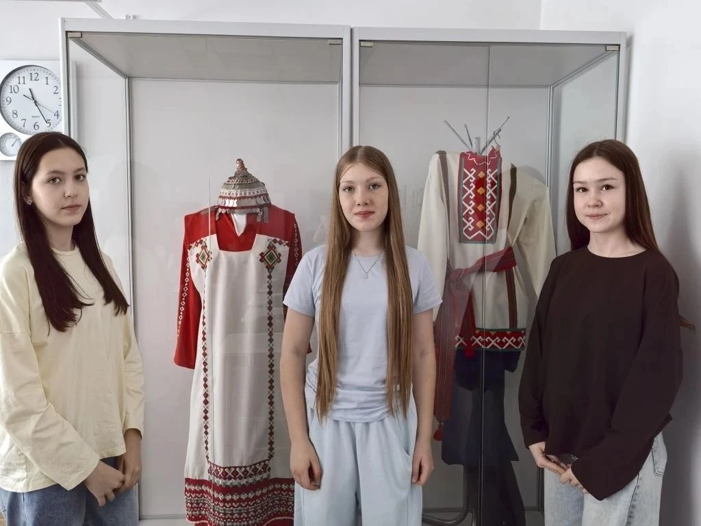 Квиз ко Дню России «Родиной горжусь»: наши школьники показали отличные знания!

В преддверии Дня Рос