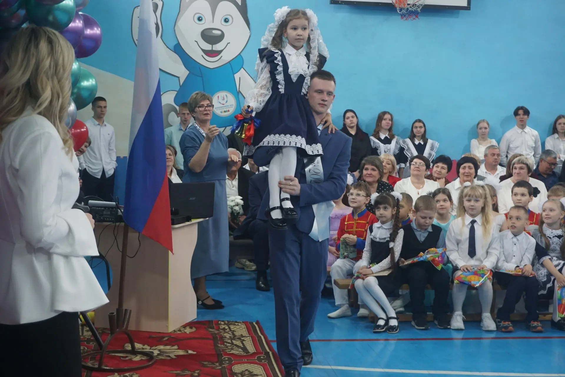 В Дзержинской средней школе № 2 состоялось торжественное мероприятие, посвященное последнему звонку 
