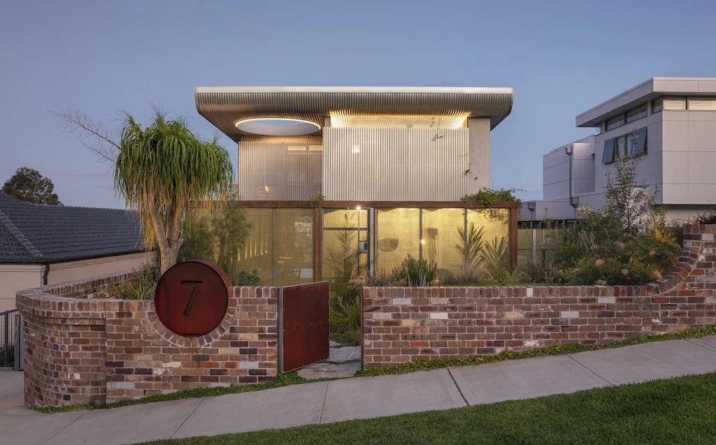▶ Terabithia House / CplusC Architectural Workshop
