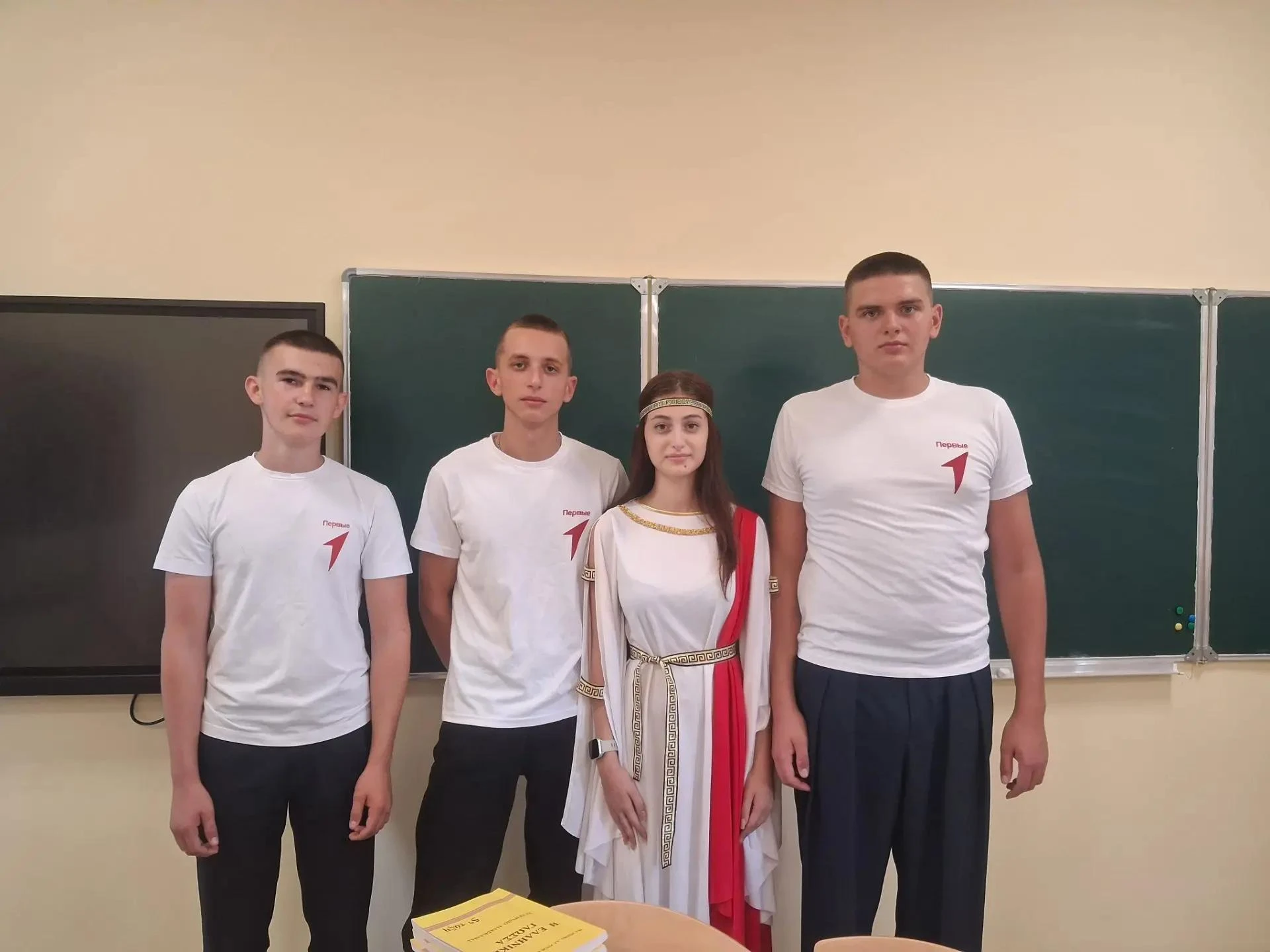 «Языки большой страны»: школьники и активисты «Движения Первых» отметили День языков и ...