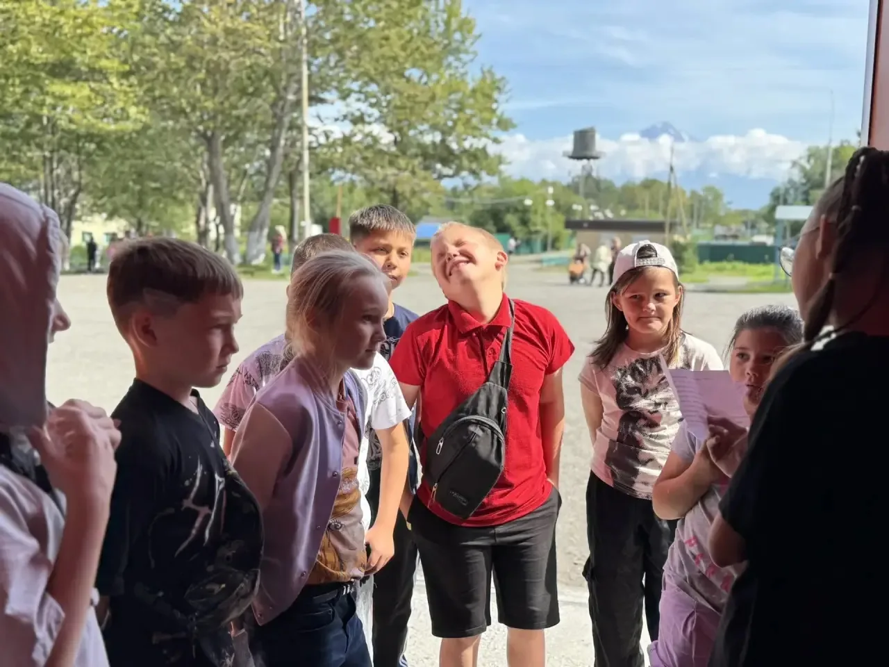 🌞Сегодняшний солнечный день подарил нам настоящий праздник. Ребята с головой окунулись...