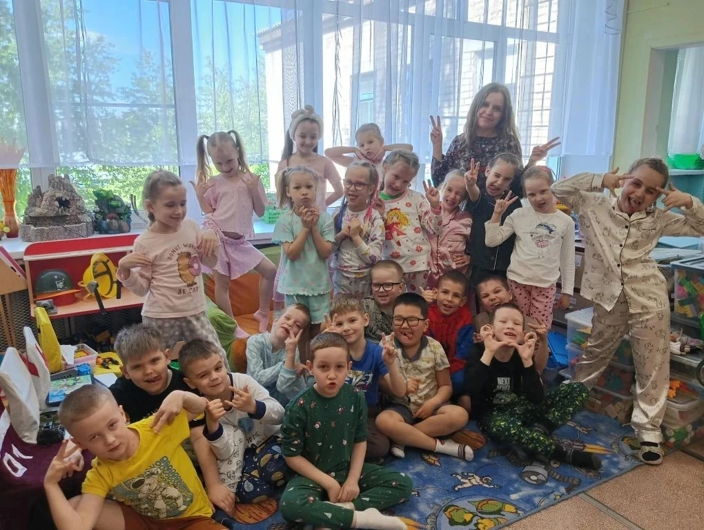 Дети подготовительной группы  √11 "Ягодки" проводят последние дни в любимом детском сад...