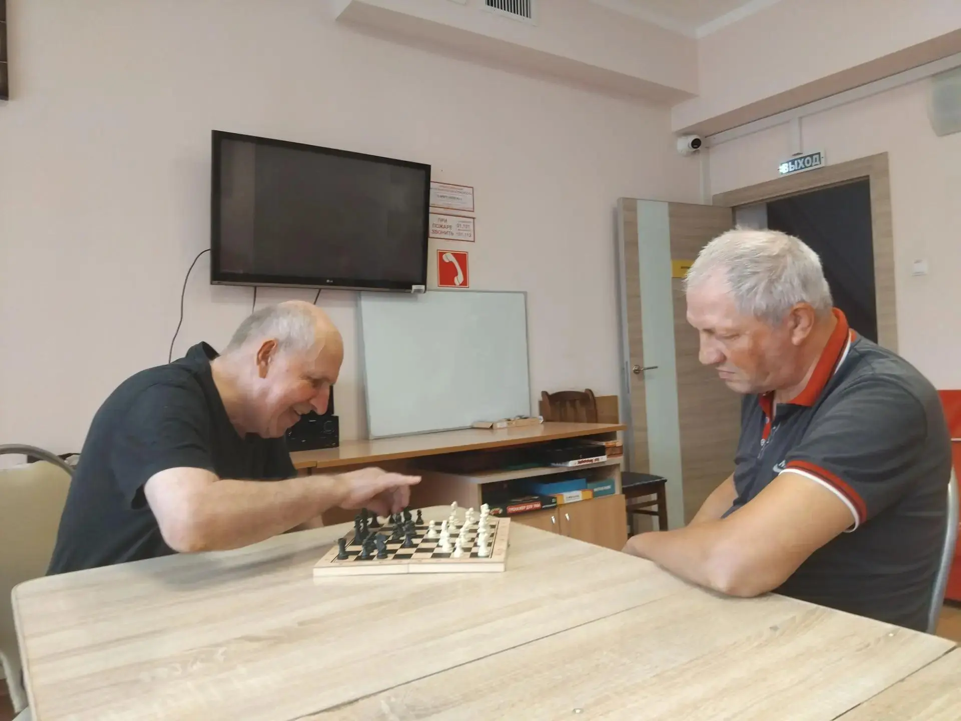 Шахматы: искусство побеждать.🏆♟

20 июля в стационарном социально- геронтологическом отделении г.Пл