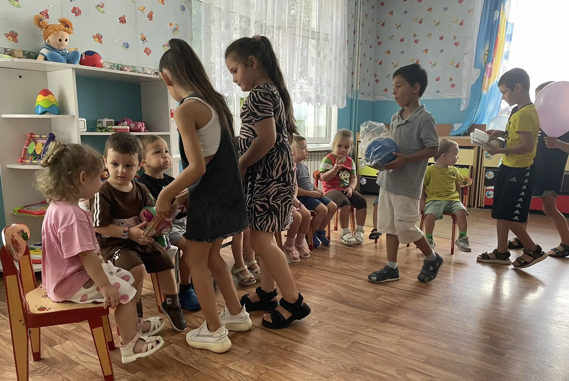 Вот и еще один учебный год пролетел. Сегодня в туапсинском «Аленьком цветочке» прощалис...
