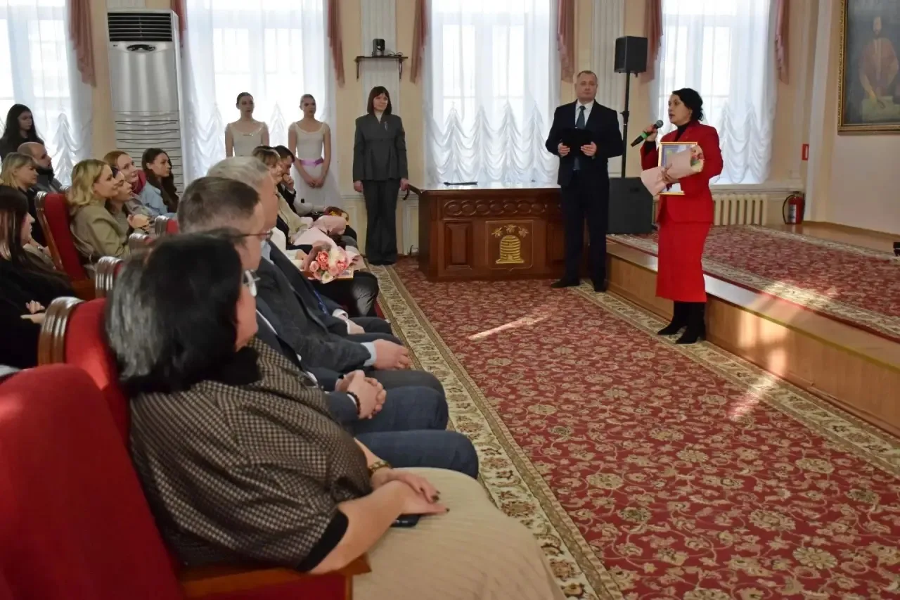 Сегодня подвели итоги конкурса на лучшее новогоднее оформление среди предприятий и организаций, кото