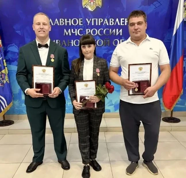 🎉 Гордимся нашими героями! Фельдшеры скорой медицинской помощи из Иванова награждены м...