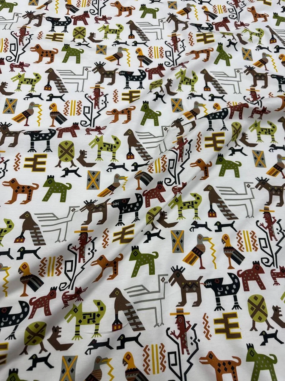 Оригинальный трикотаж Etro 30931
хлопок 100%
шир.140см
1550/м
Цвет фона чистый белый.
Трикотаж с мел