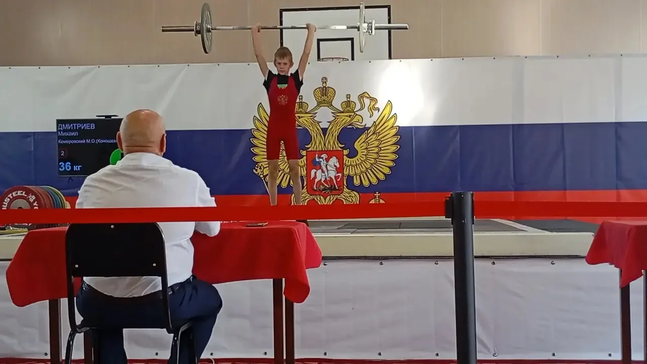 🏋️ Серебро на региональных соревнованиях по тяжёлой атлетике

С 9 по 11 июня в г. Киселёвске проход