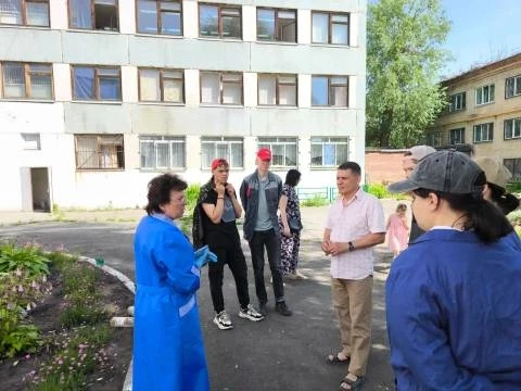ЭКЗАМЕН НА СВЕЖЕМ ВОЗДУХЕ

Как студенты-озеленители сдавали экзамен прямо на клумбах Гагаринского ко