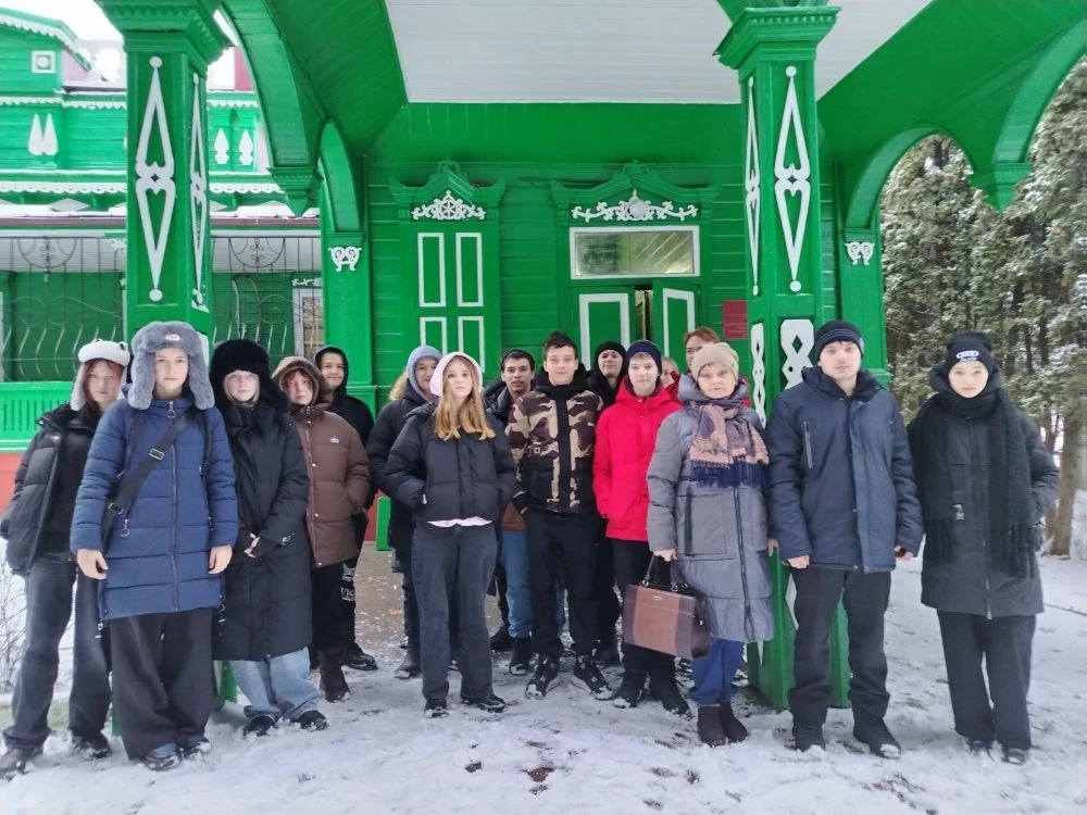 Филиал Петровского краеведческого музея в селе Дубовое посетили обучающиеся Шехманской ...