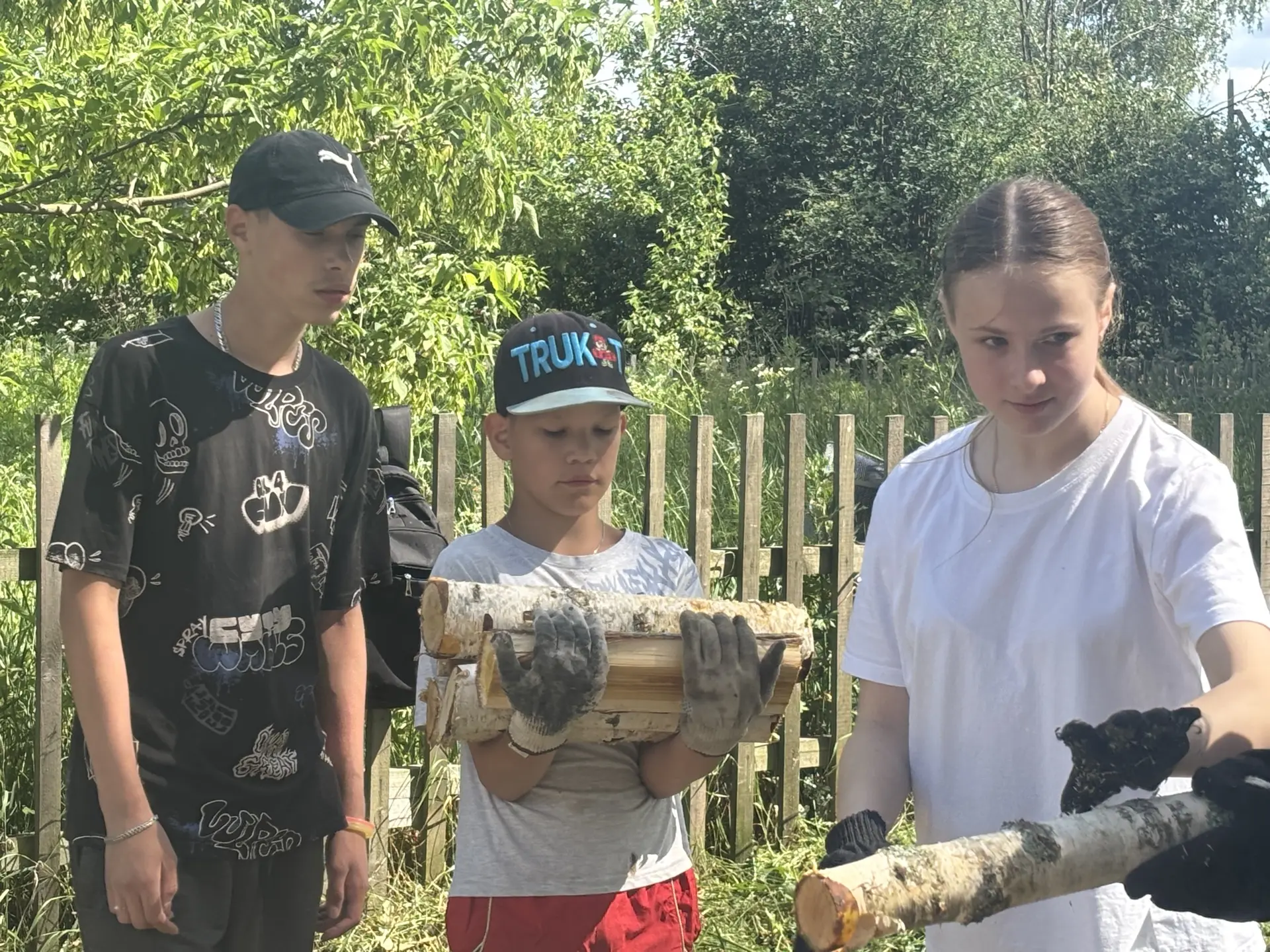 ❣️ Добрые дела Первых❣️

☀️ Активисты Движения Первых Дубровского района не сидят сложа руки в выход