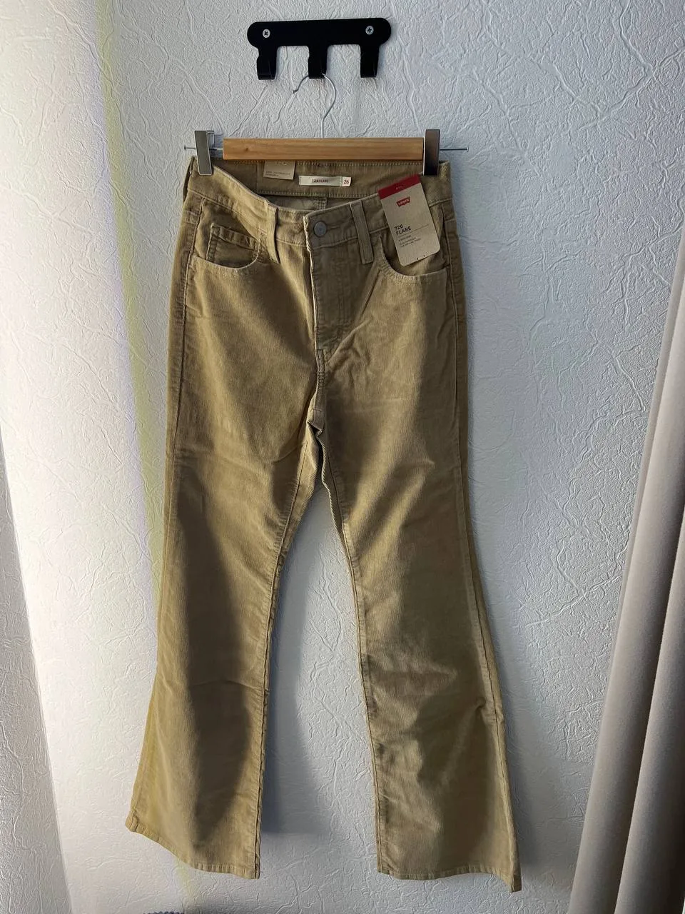 В наличии женские джинсы от бреда Levi’s 😍 Первое фото в наличие , остальные для приме...