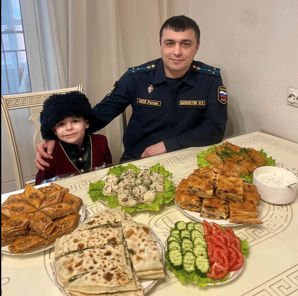 Закон един для всех

Где еще найти такое разнообразие национальностей, если не в Сибири? Здесь, в сп
