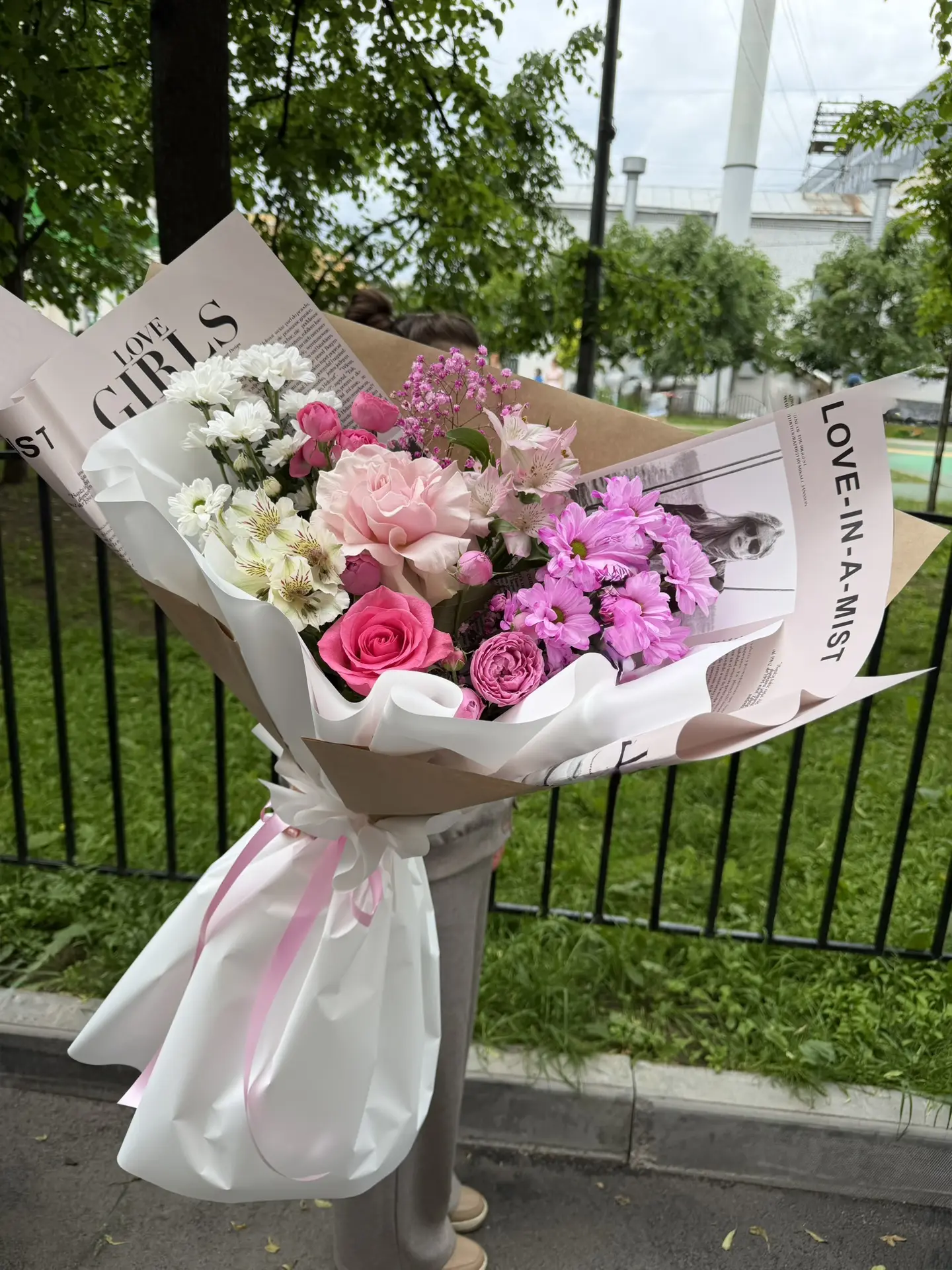 🌸 Один из самых востребованных букетов для доставки в офис. Красивый способ поздравить коллегу и со
