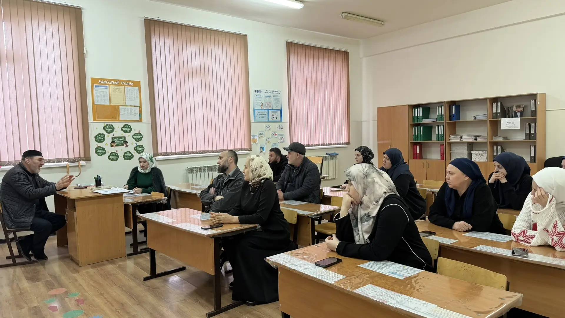 В МБОУ «СОШ № 4 с. Алхан-Юрт» прошёл единый день занятий профсоюзных кружков по распространению духо