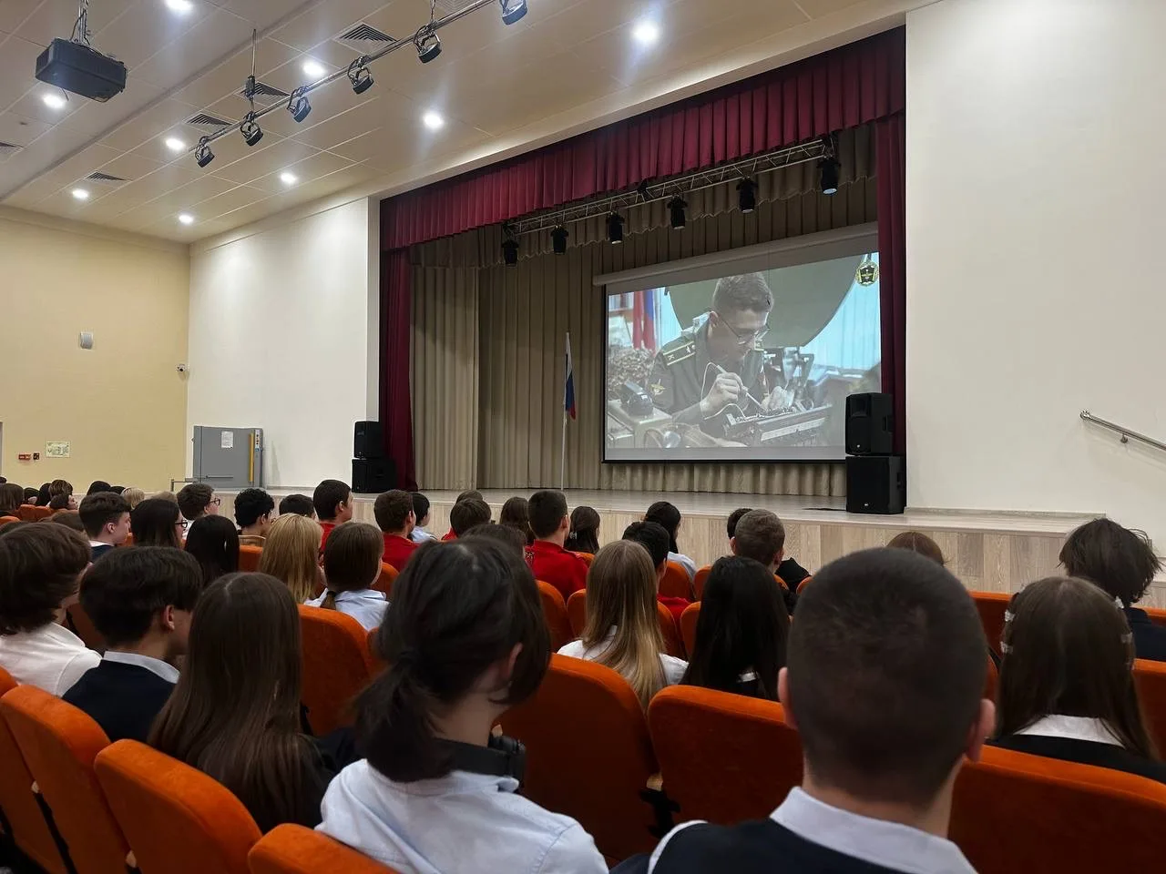«Готовы к выбору? Встреча с будущим!»  Вчера в нашей школе прошла важная встреча для выпускников 9 к