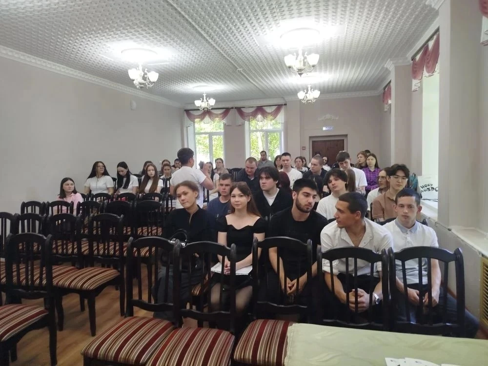 О преимуществах карьеры в МФЦ рассказали студентам Чувашского педколледжа в Канаше  Встречу с будущи