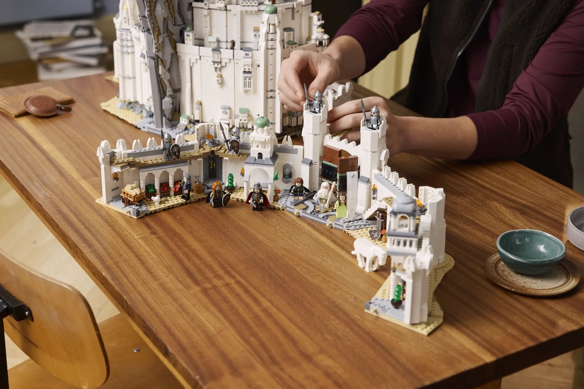 LEGO представила замок из 8278 деталей к юбилею фильма «Властелин колец»  Кинофраншизе исполняется 2