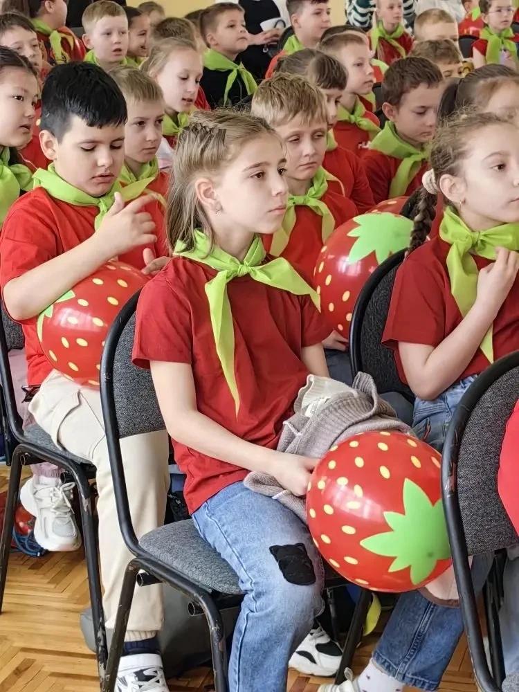 🎉 День защиты детей в нашем лицее начался с праздника!

1 июня — это не только начало лета, но и до