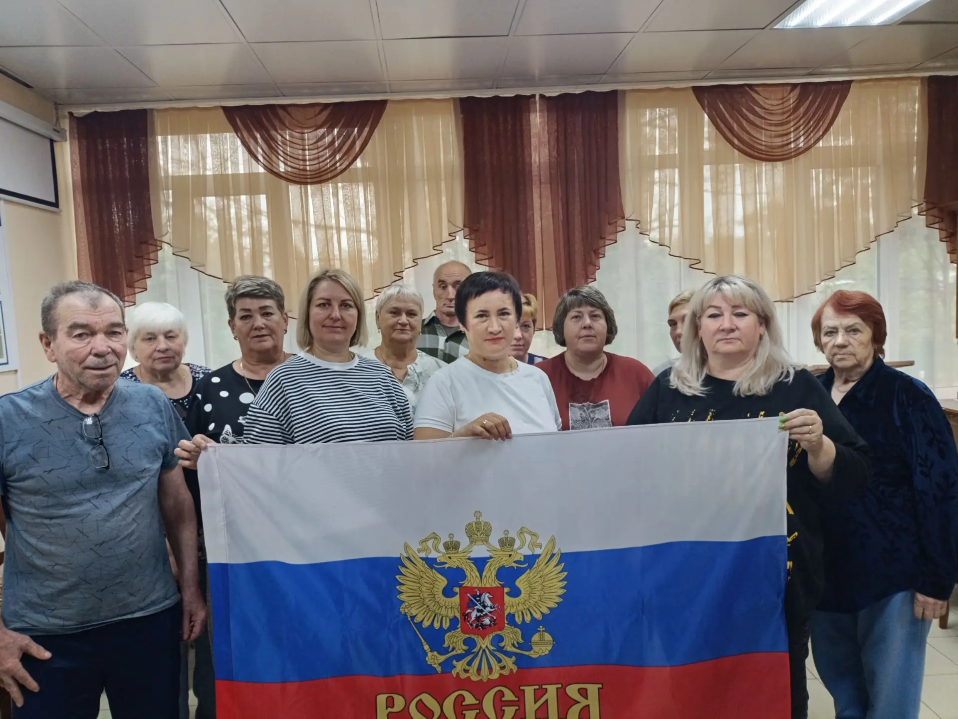 🇷🇺🏡В стационарном отделении нашего Центра прошел патриотический час, посвященный одн...