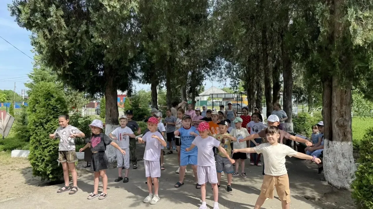 Сегодня в Кошехабльском районе на базе восьми школ официально стартовала летняя оздоров...