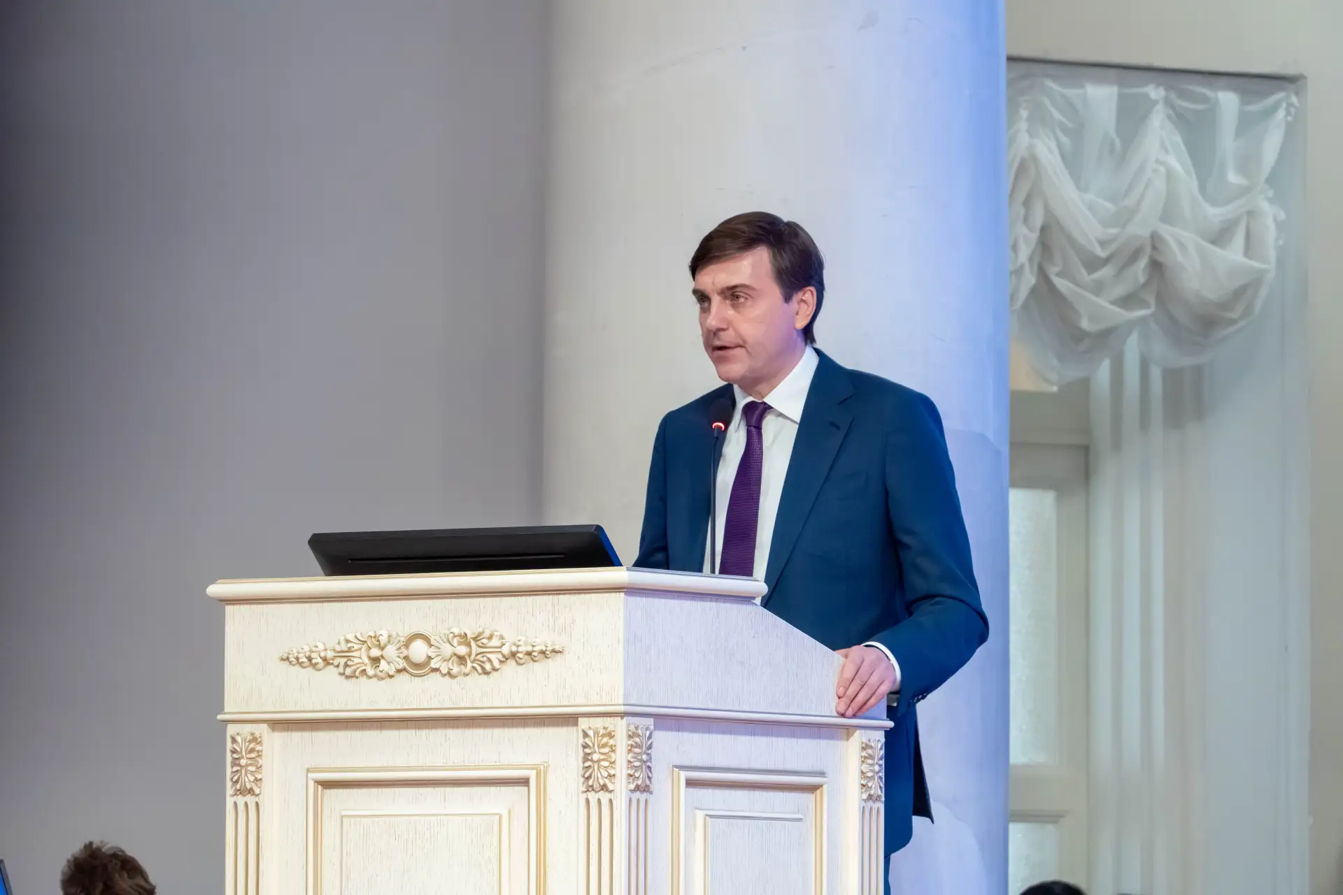 На пленарном заседании форума Министр просвещения РФ Сергей Кравцов подчеркнул, что русский язык и л