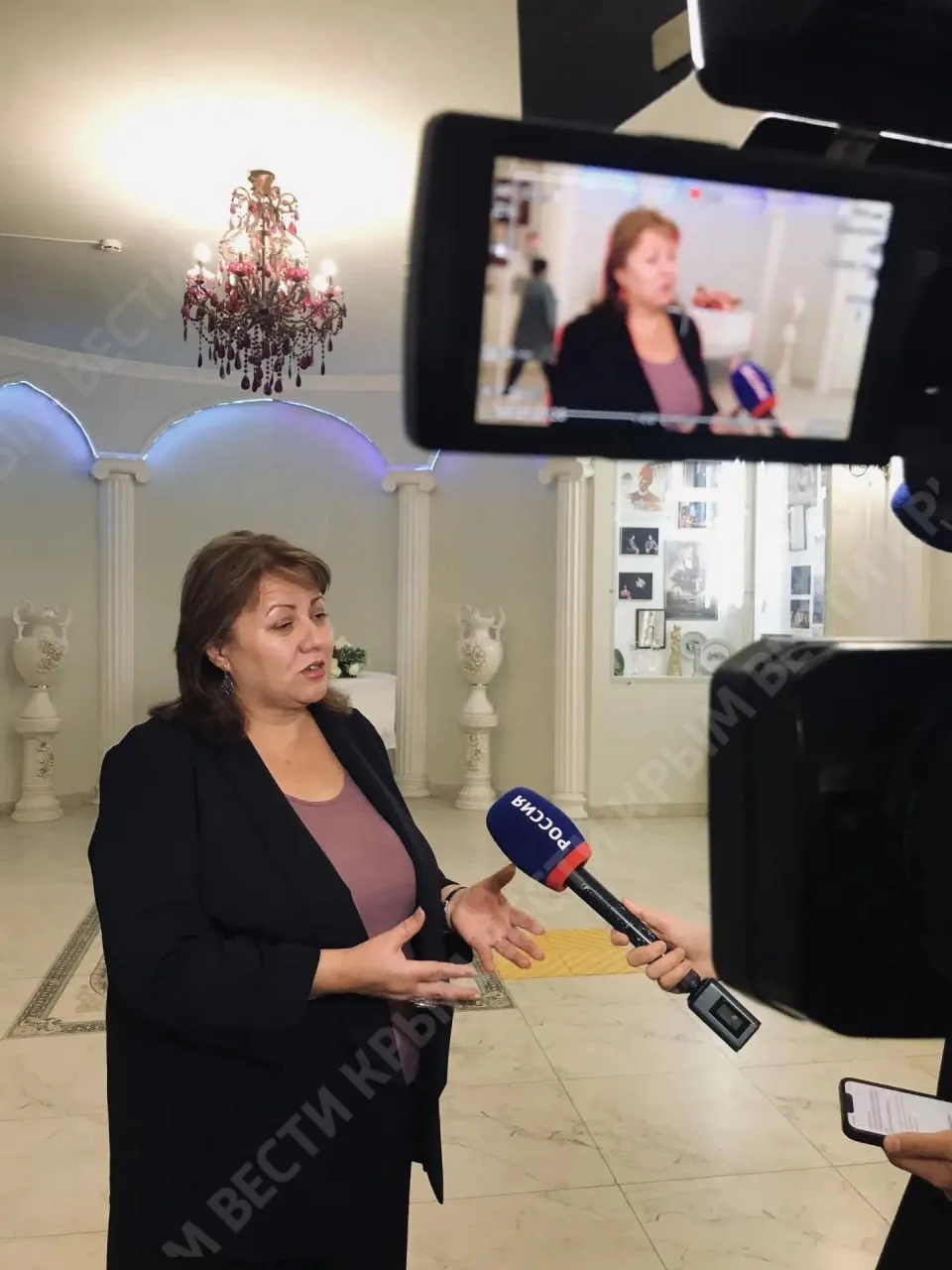 В Симферополе прошла премьера лирической комедии «Только ты меня не забывай…». Показ со...