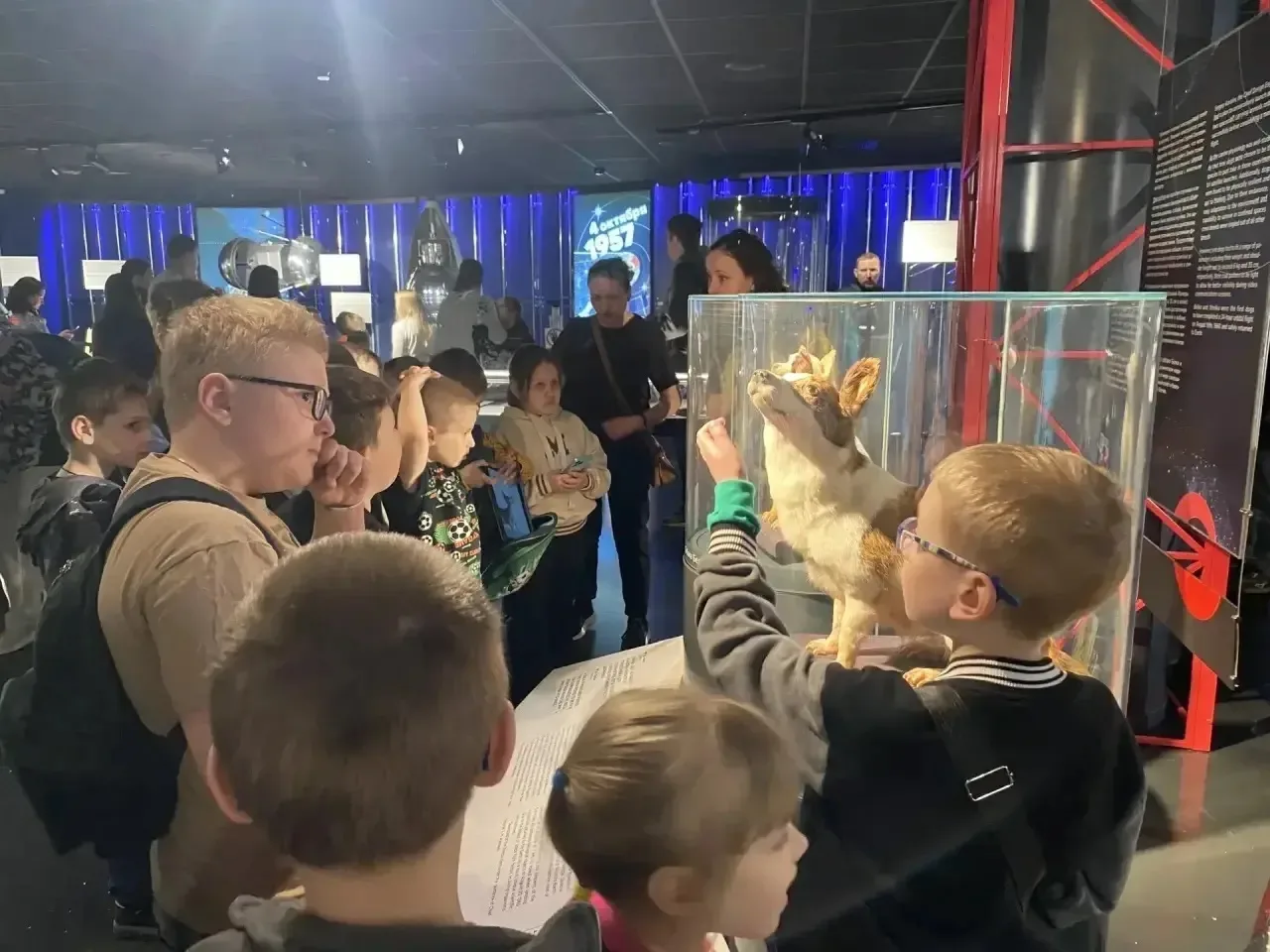Ученики 2 «Б» класса совершили увлекательное путешествие в мир звёзд и межпланетных просторов, посет