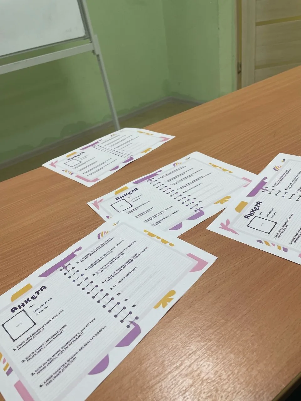 К Международному дню без интернета 🛜 ребята 5-6 классов поучаствовали в акции «Анкета ...