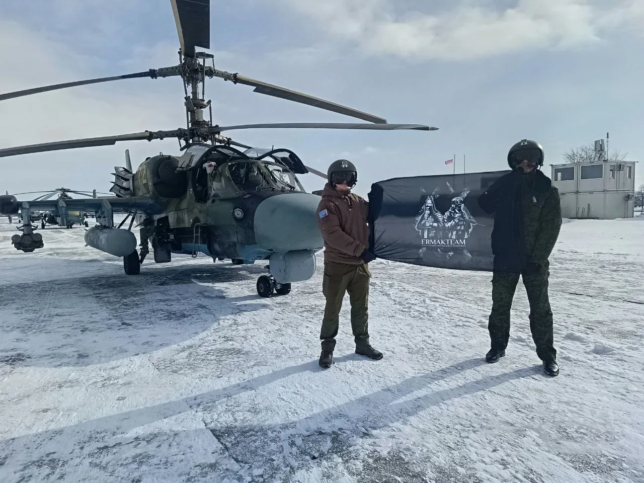 🚁 "Вертикальные" передают привет подписчикам канала - смерть в 404 приходит с небес   Отдельно отмет