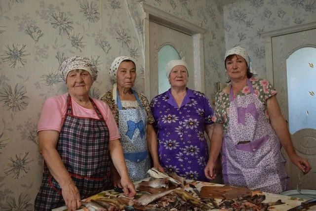 🙏🏼«Вместе мы сила»: волонтеры из Нурлата готовят еду для бойцов СВО

Женщины сушат овощи, перераба