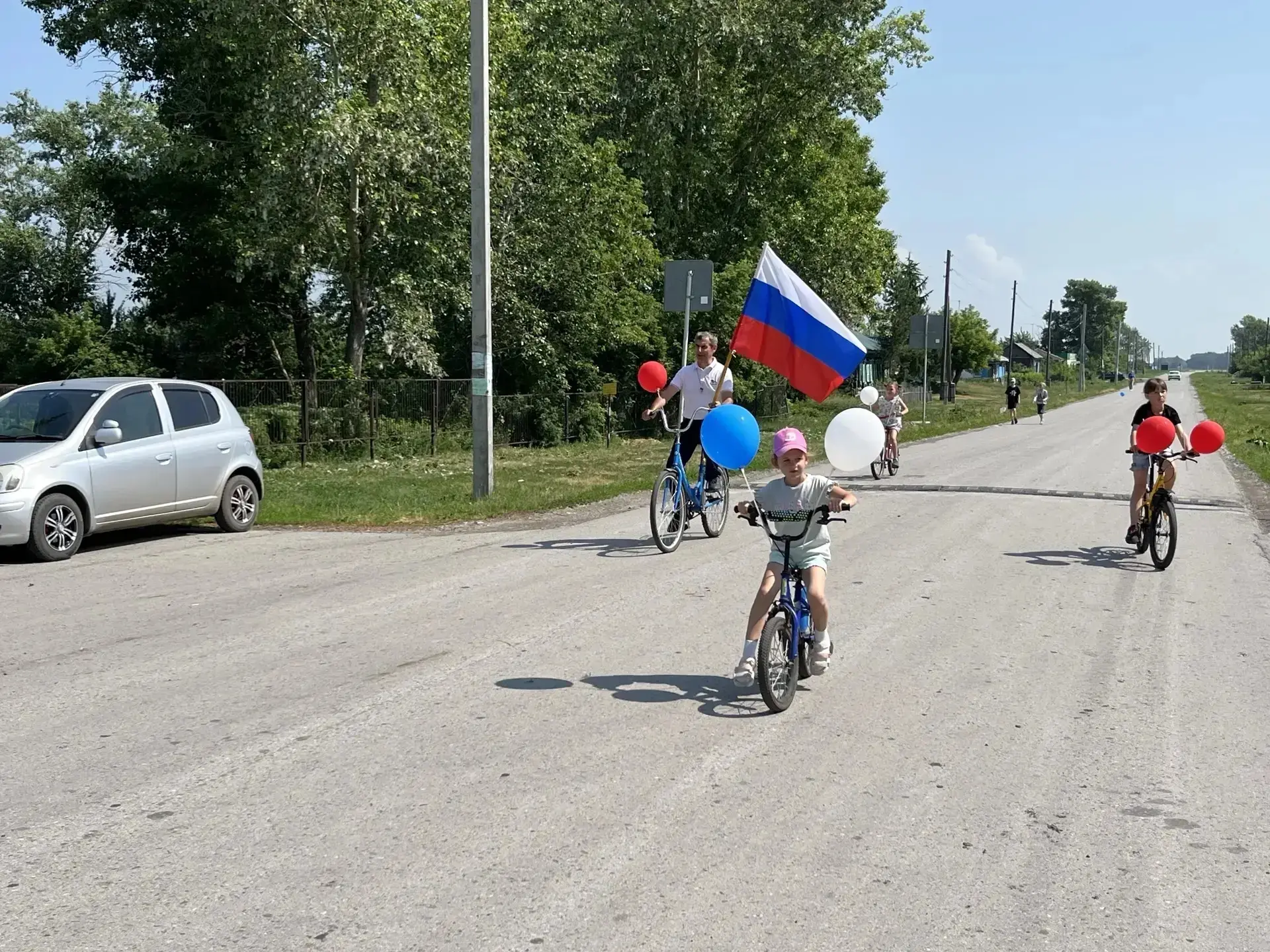 ❤️🤍💙С флагом по дороге! Как мы отметили День Российского флага
Каждое лето дарит нам прекрасный пр