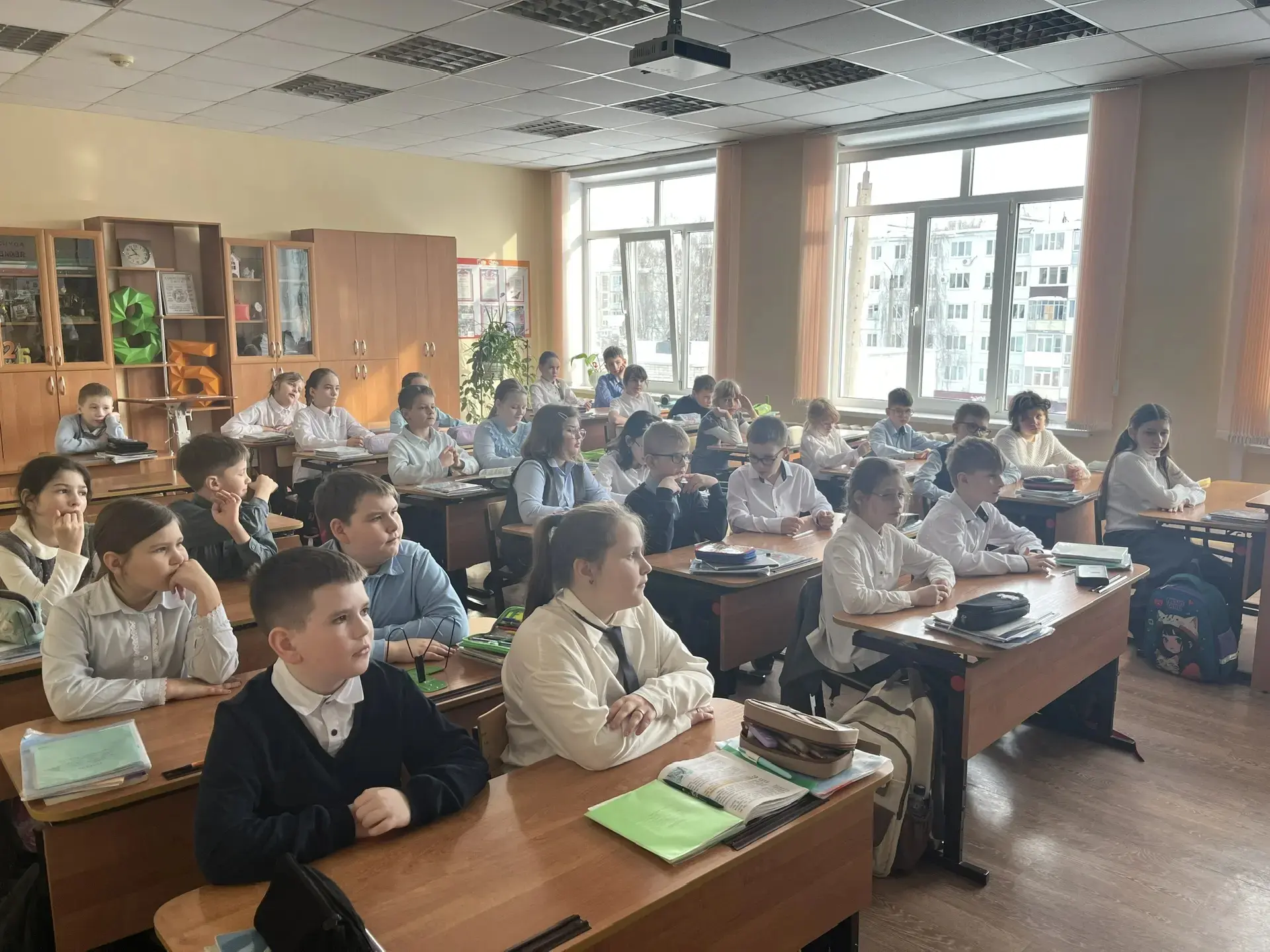 ⚡ Музей одного дня: помним героев Отечества  🎖️ В рамках месячника патриотической работы в нашей шко