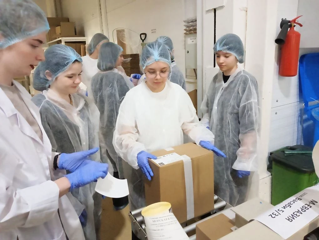 🏭 В мире профессий: наша экскурсия на «Мидори Евразия»! 🚀  Сегодня, 17 апреля, учащиеся нашей школы 