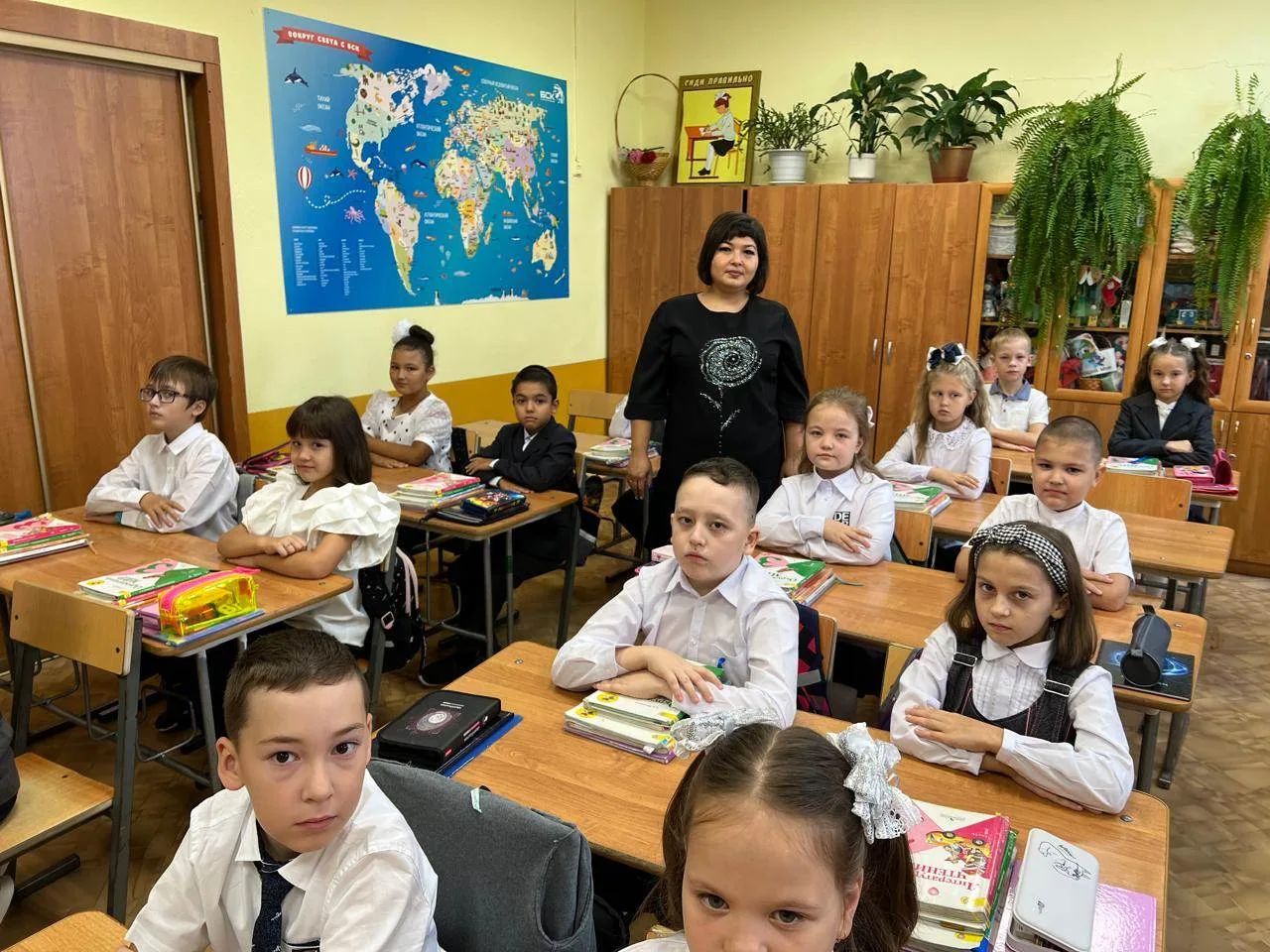 Уҡытыусы – үҙе янып, бүтәндәргә яҡтылыҡ һибеүсе шәм, тиҙәр. Педагог һөнәрен һайлағанһың...