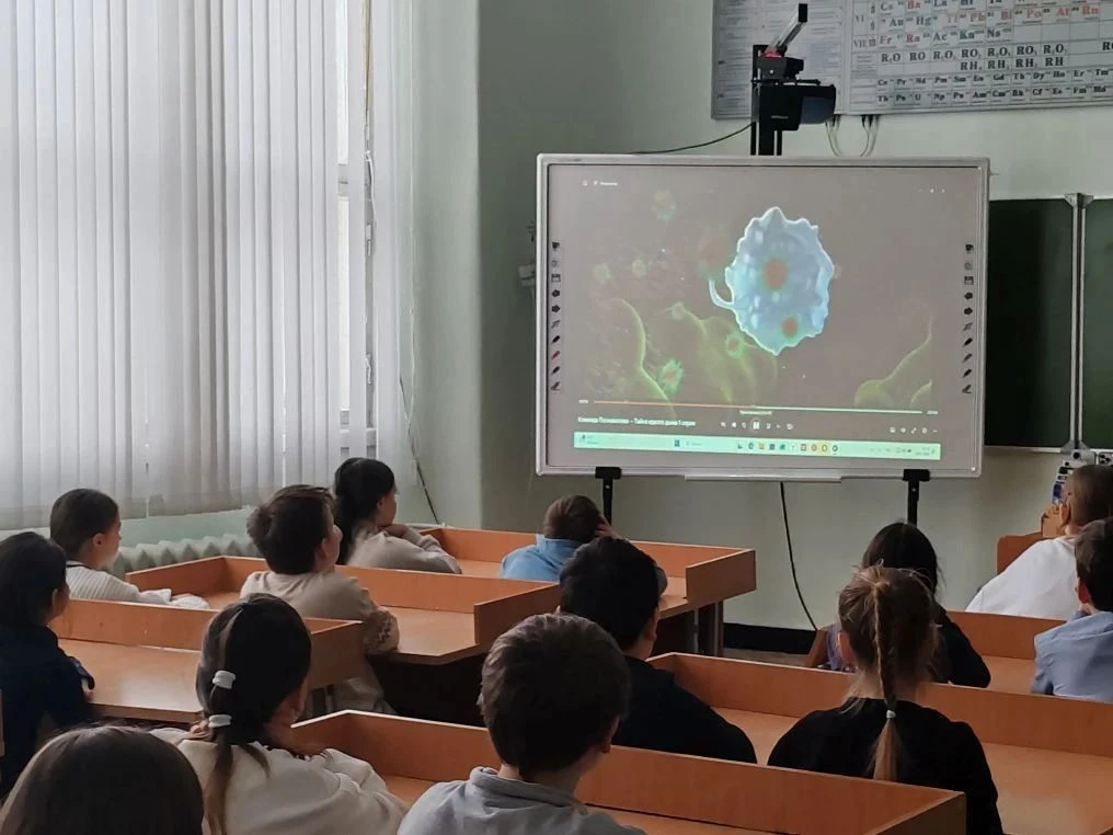 Сегодня в  МБОУ "ЦО №  2 имени Короленко В. Г."   в рамках профилактики употребления ПАВ и наркотиче