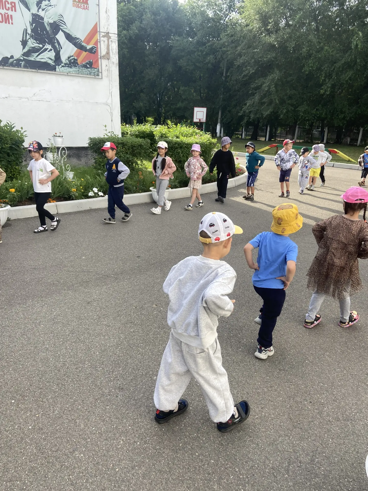 Доброе утро начинается с движения! 🏃‍♂️☀️

Пока за окном только просыпается город, в нашем детском 