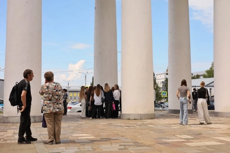 «Не забывая имён»: в ДК имени Ленина прошёл показ фильма о ковровчанах, погибших на СВО 🕊