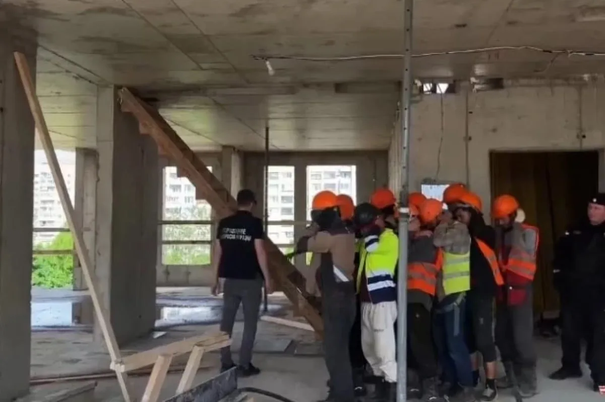 👮В Василеостровском районе полиция поймала нелегальных иностранцев

Несколько нелегальных мигрантов